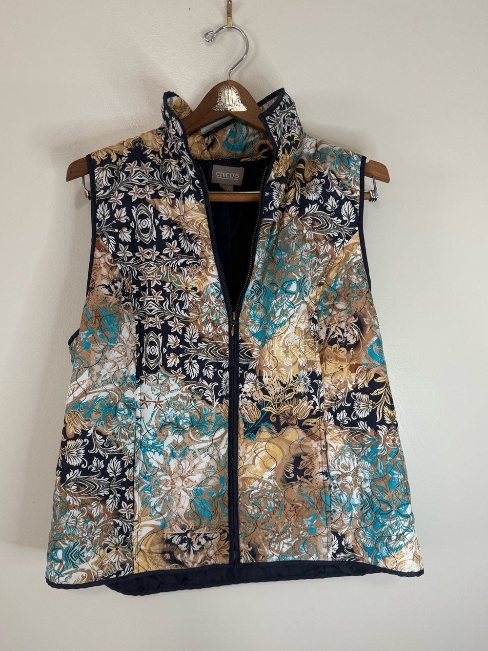 Chico's Quilted Print Zip-Front Vest in Teal & Gold size large (2)